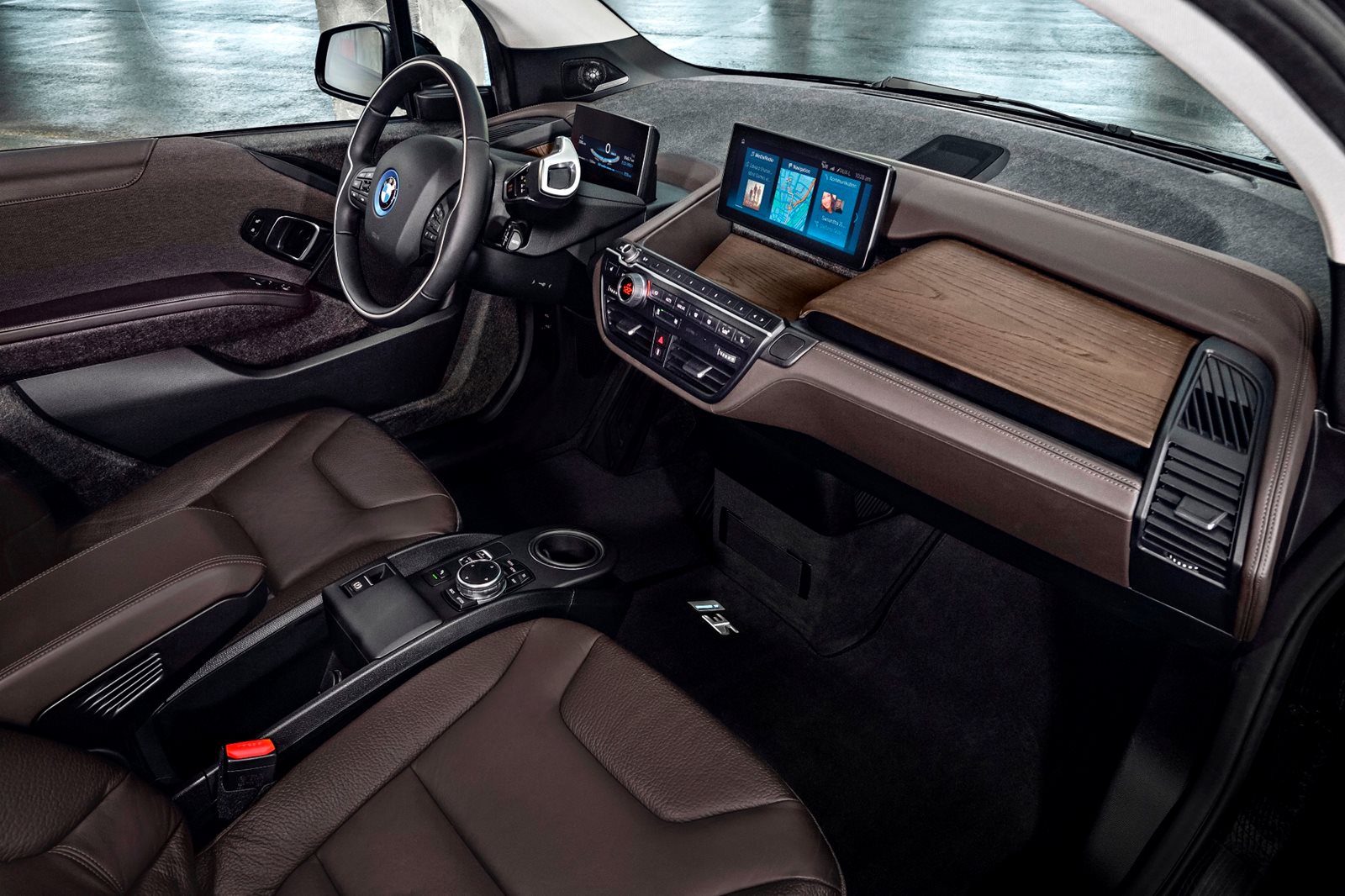 2021 BMW i3 Interior Dimensions: Seating, Cargo Space & Trunk Size - Photos