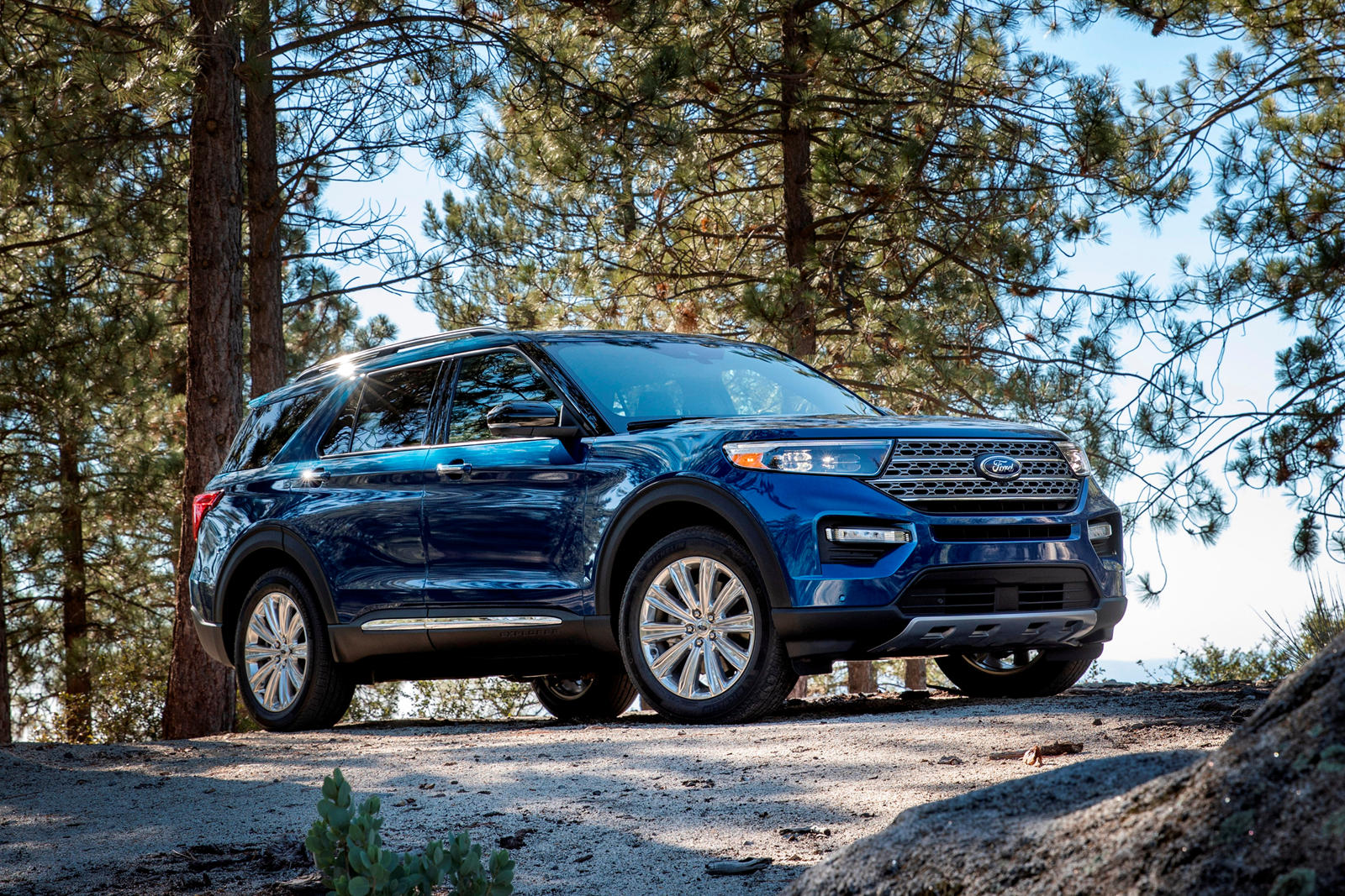 2021 Ford Explorer Review | New Ford Explorer SUV - Price, MPG, Towing
