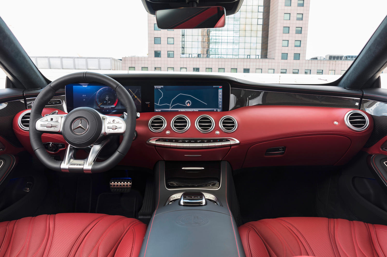 2021 Mercedes-AMG S63 Convertible Dashboard