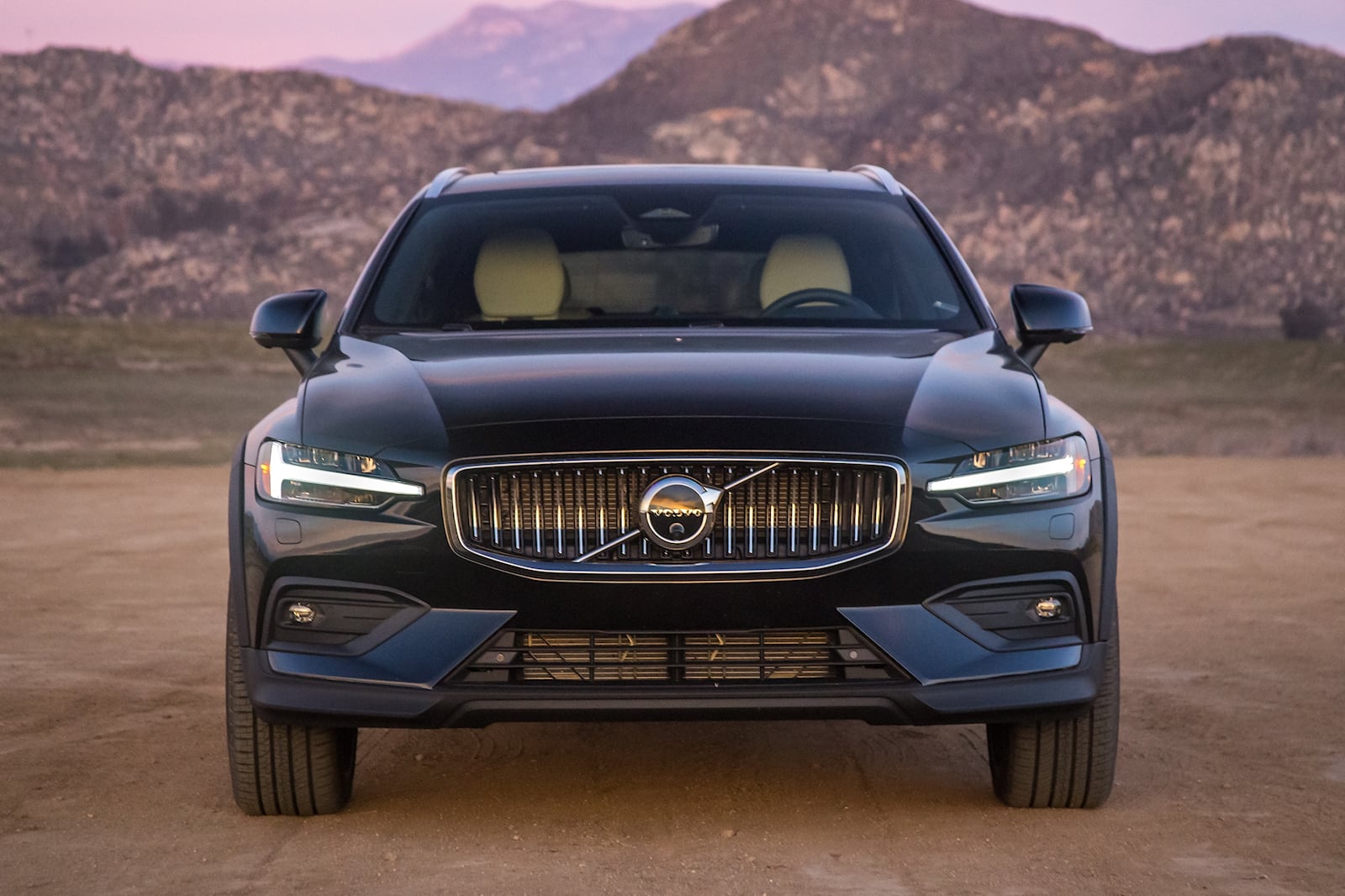 2021 Volvo V60 Cross Country Front View