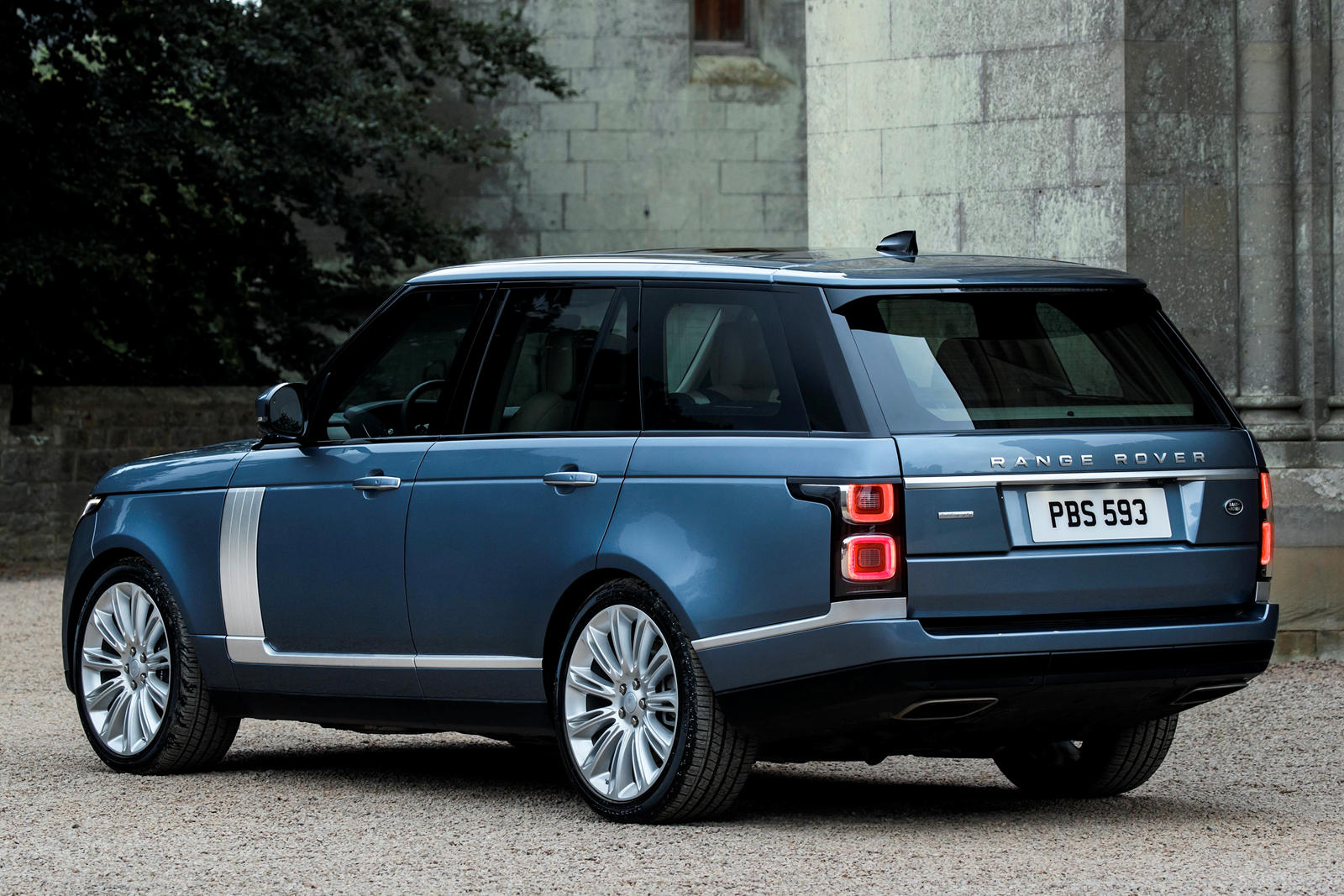 2022 Land Rover Range Rover Review | New Range Rover SUV Models | CarBuzz