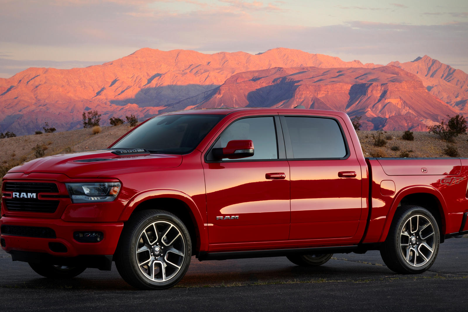 2022 Ram 1500 Front Angle View 1