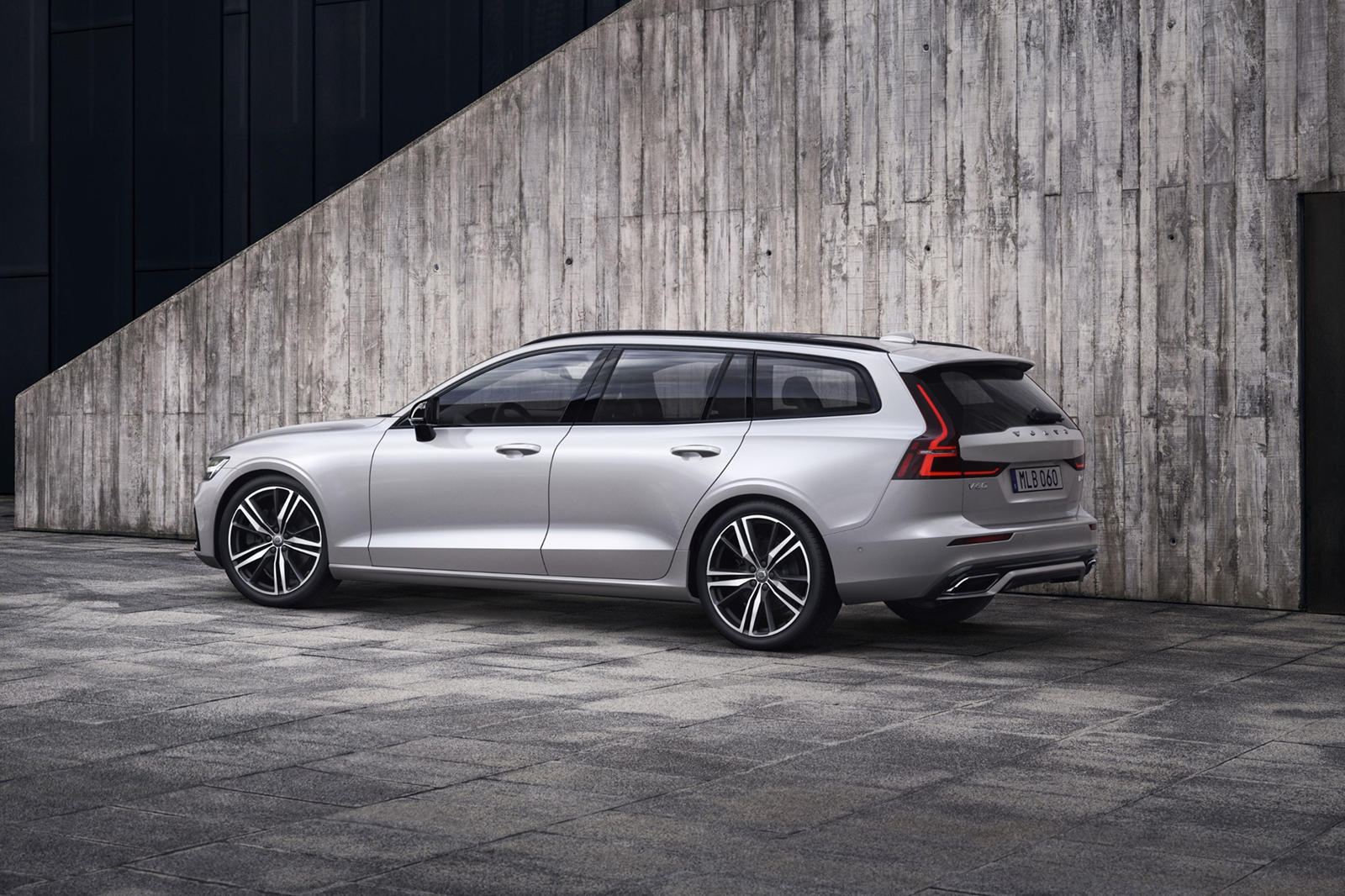 2022 Volvo V60 Recharge Side View Carbuzz 778085 1600 
