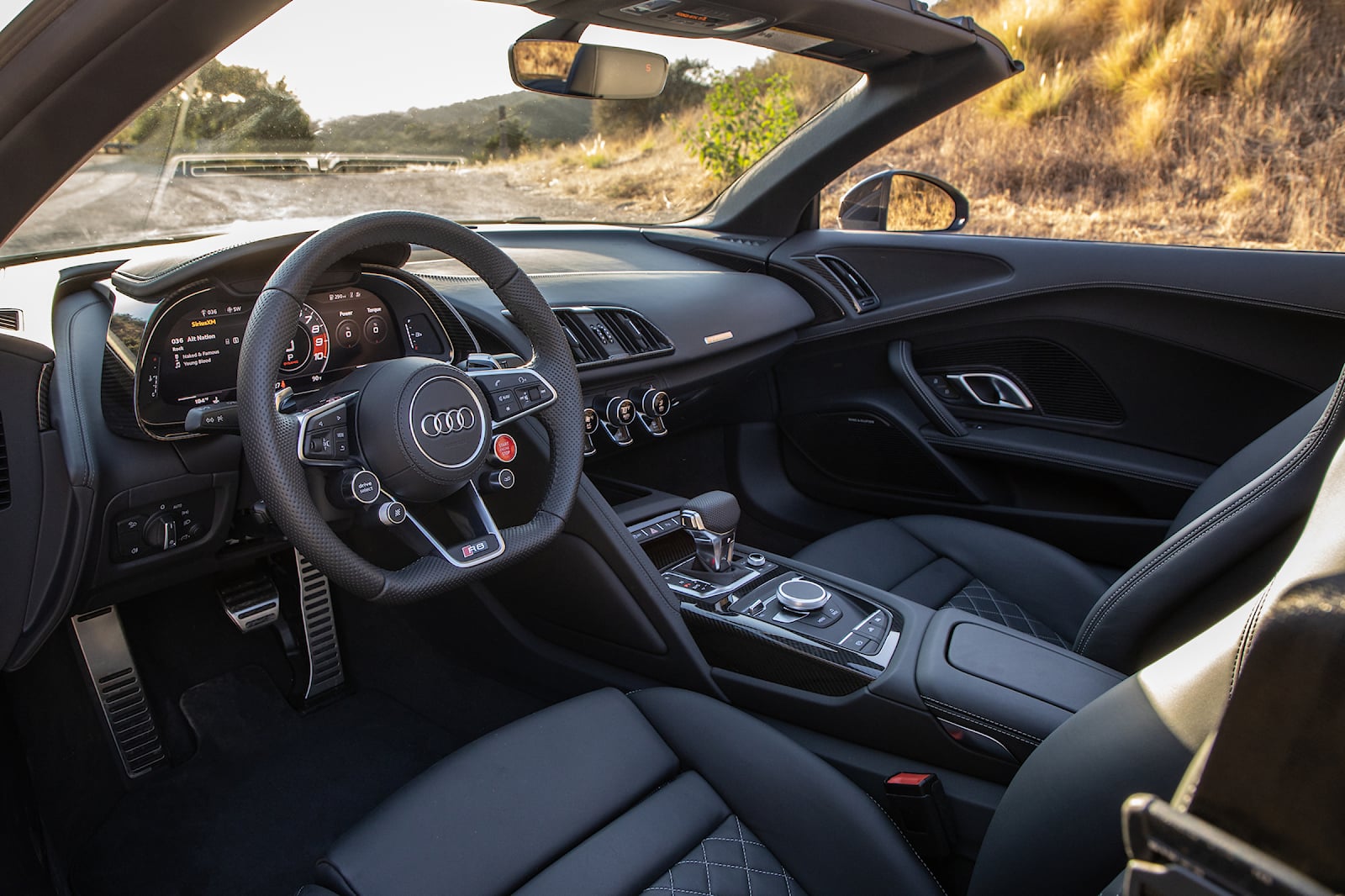 2023 Audi R8 Spyder Central Console