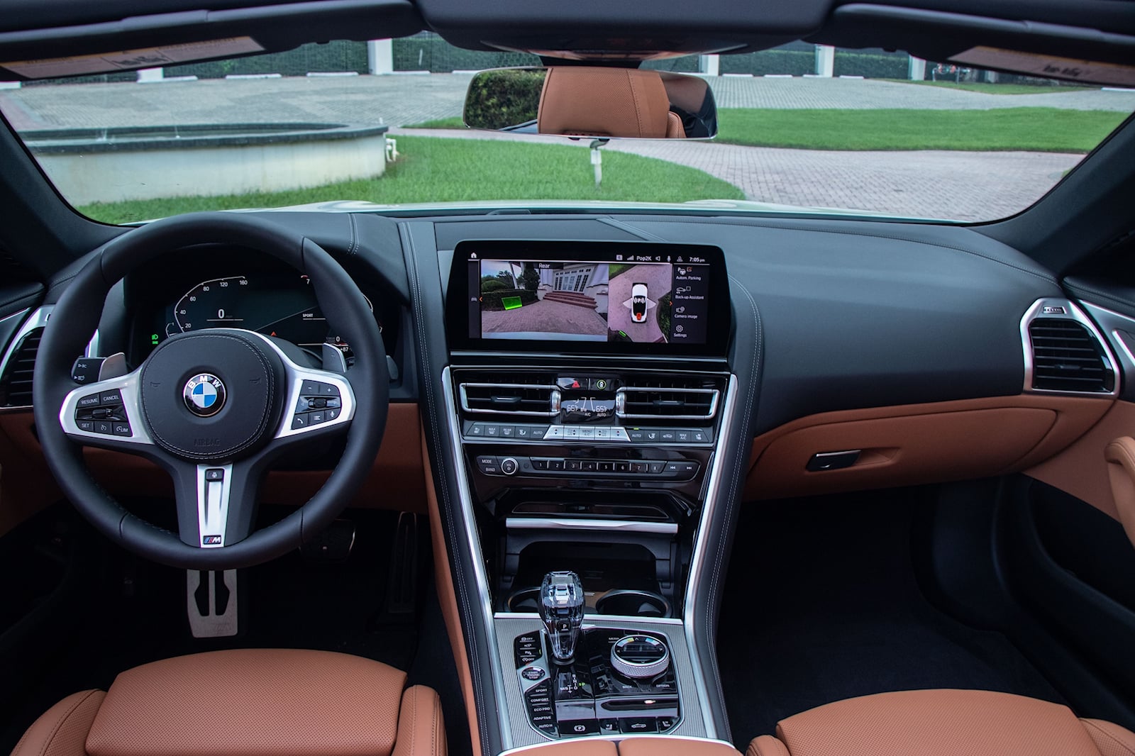 2023 BMW 8 Series Convertible Dashboard