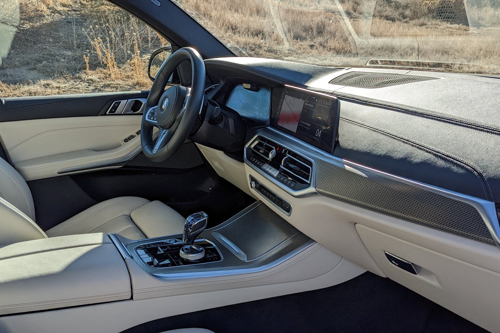 2023 BMW X5 Interior Dimensions: Seating, Cargo Space & Trunk Size - Photos