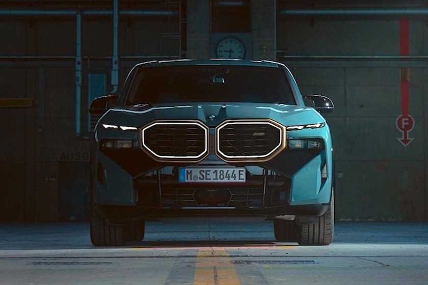 2023 BMW XM Front View