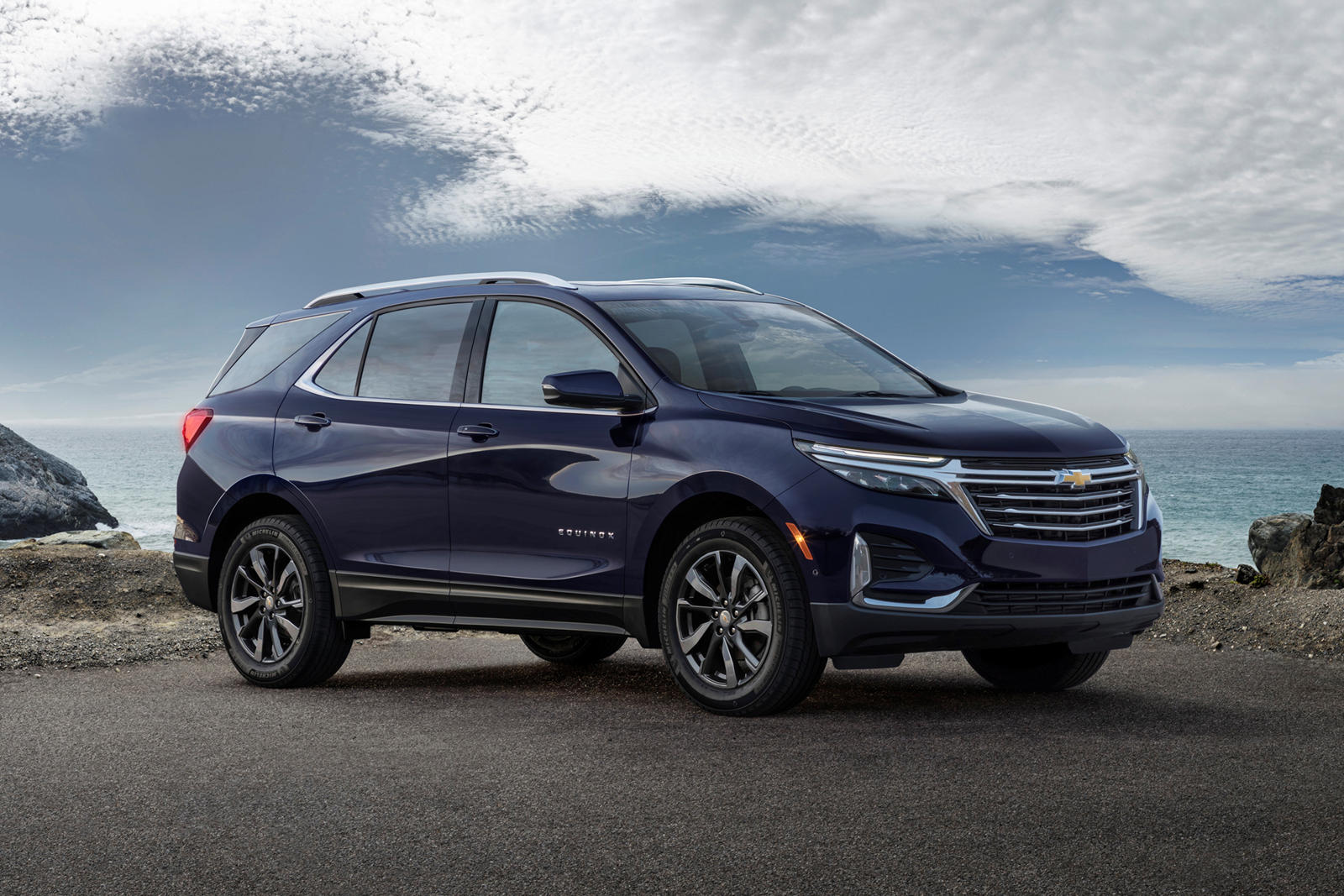 2023 Chevrolet Equinox Front Angle View
