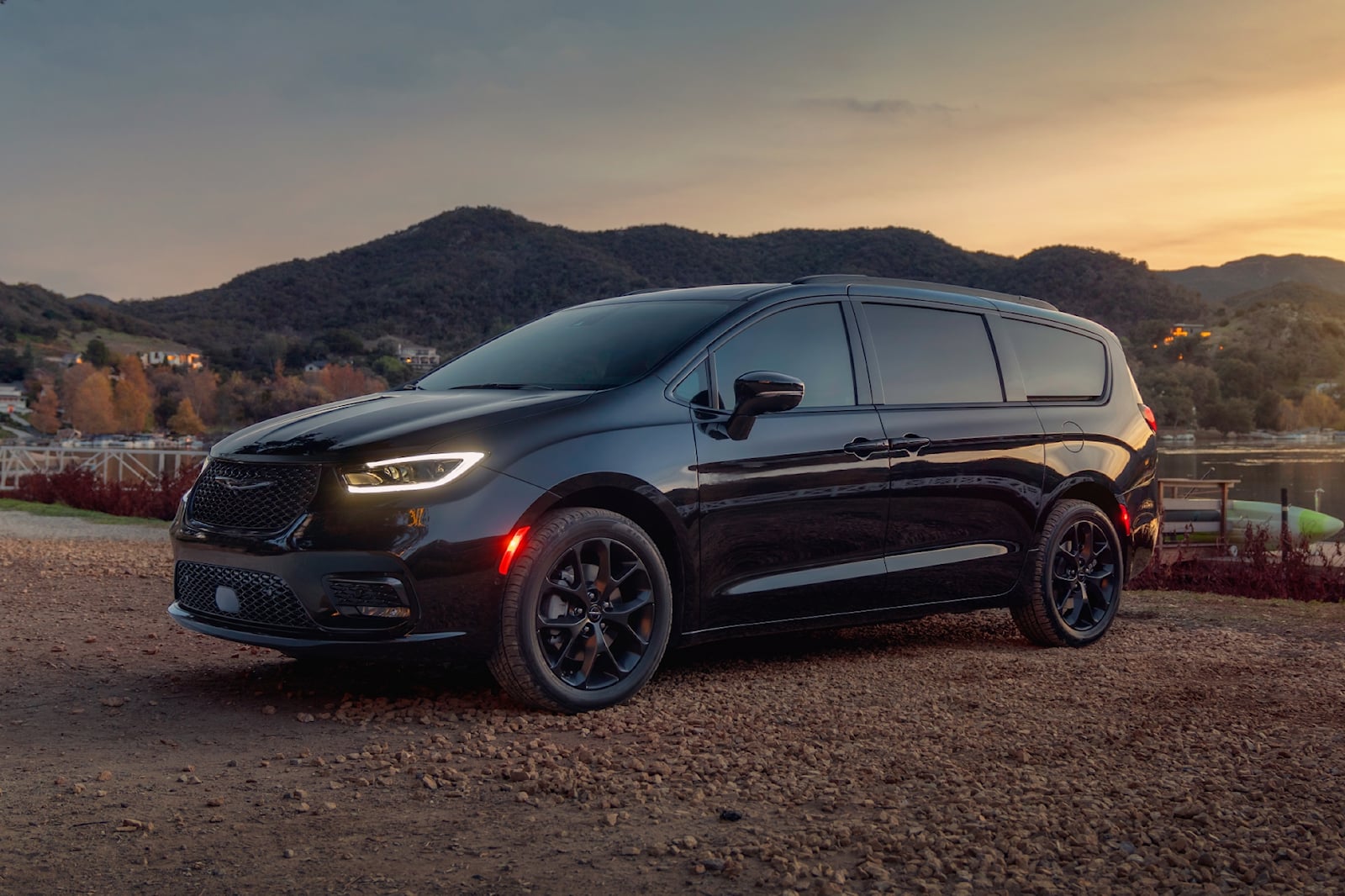 2023 Chrysler Pacifica Hybrid Review and Test Drive