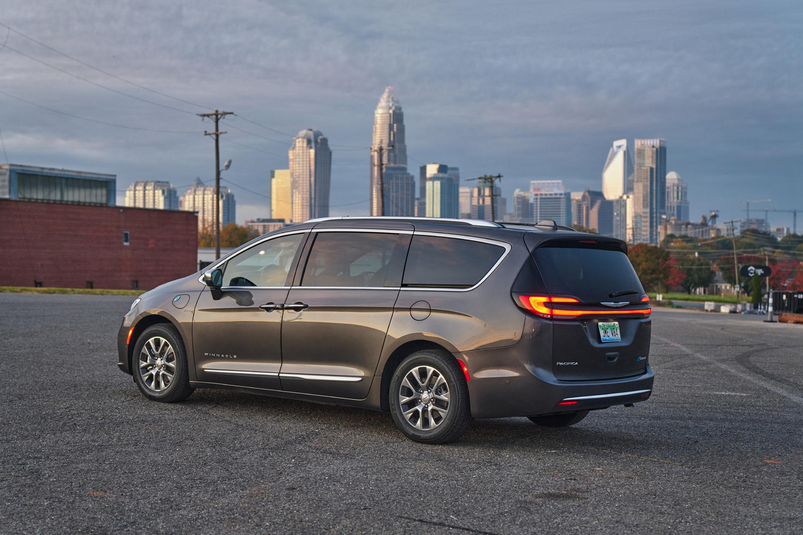 2023 Chrysler Pacifica Hybrid Review, Trims, Specs, Price, New