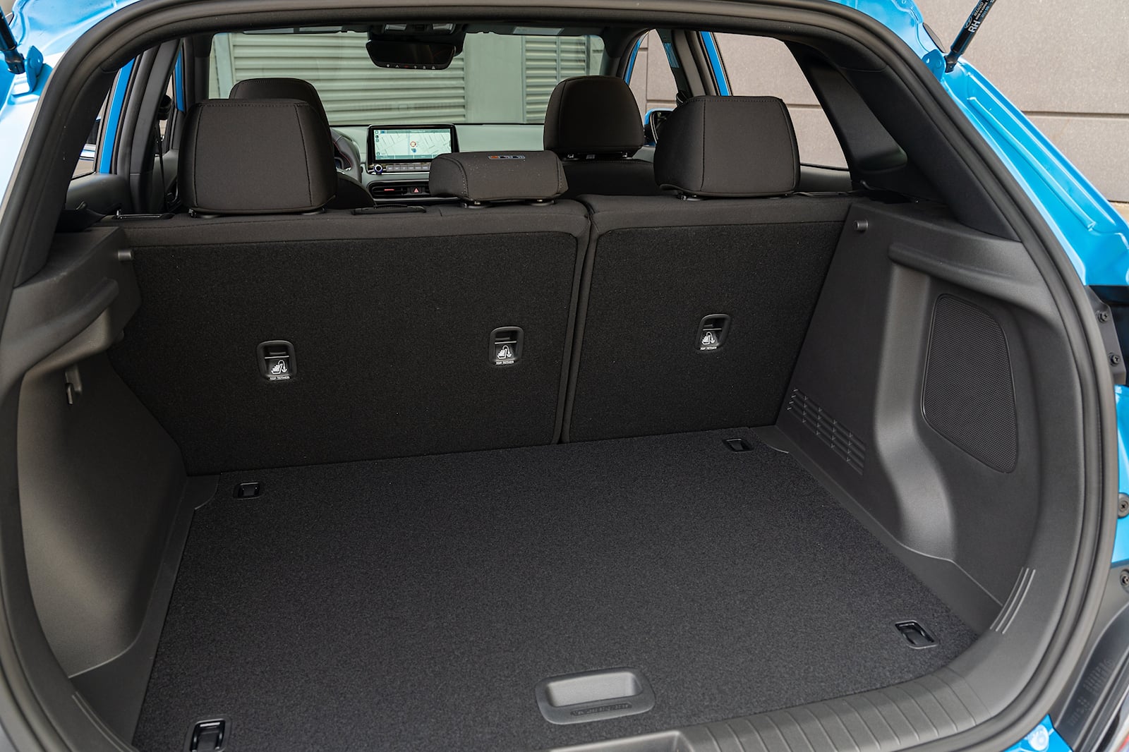 2023 Hyundai Kona Electric Interior Dimensions: Seating, Cargo Space & Trunk  Size - Photos