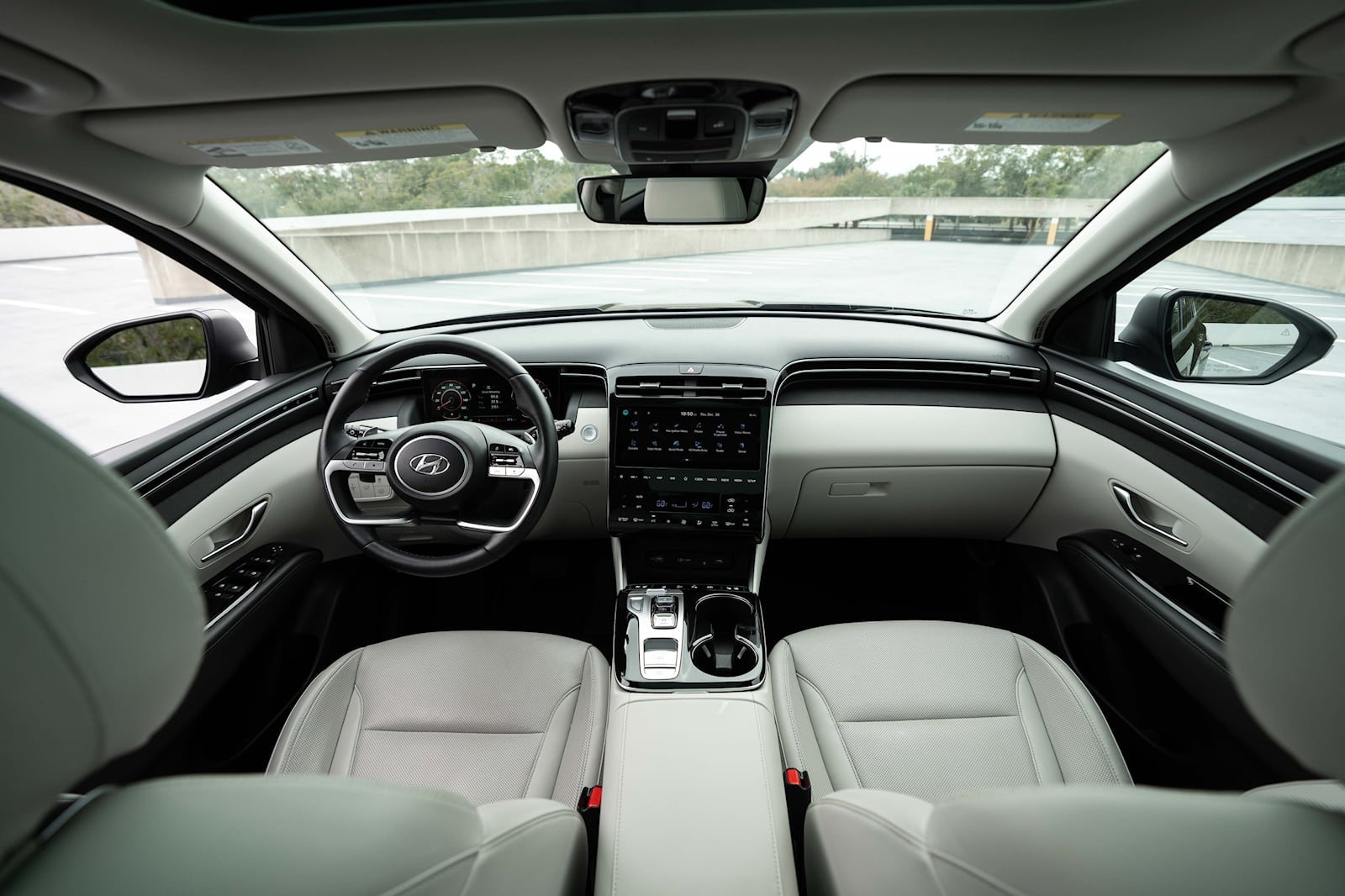 What is the interior of the 2023 Hyundai Tucson like?
