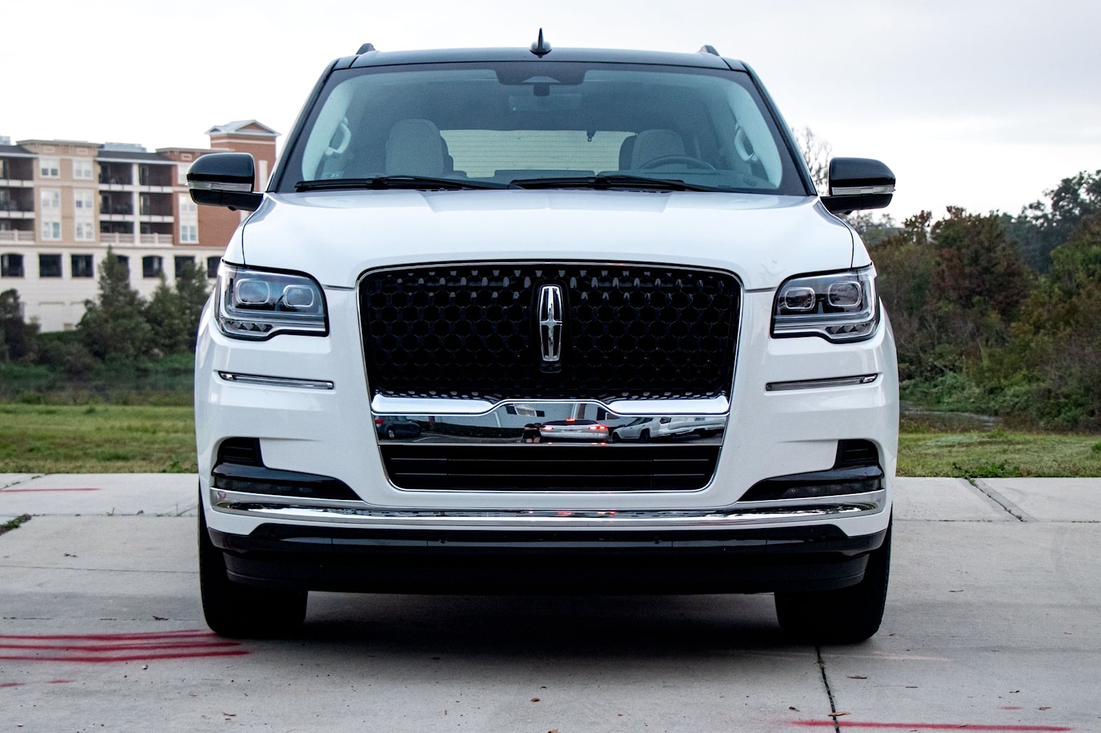 2023 Lincoln Navigator Front View