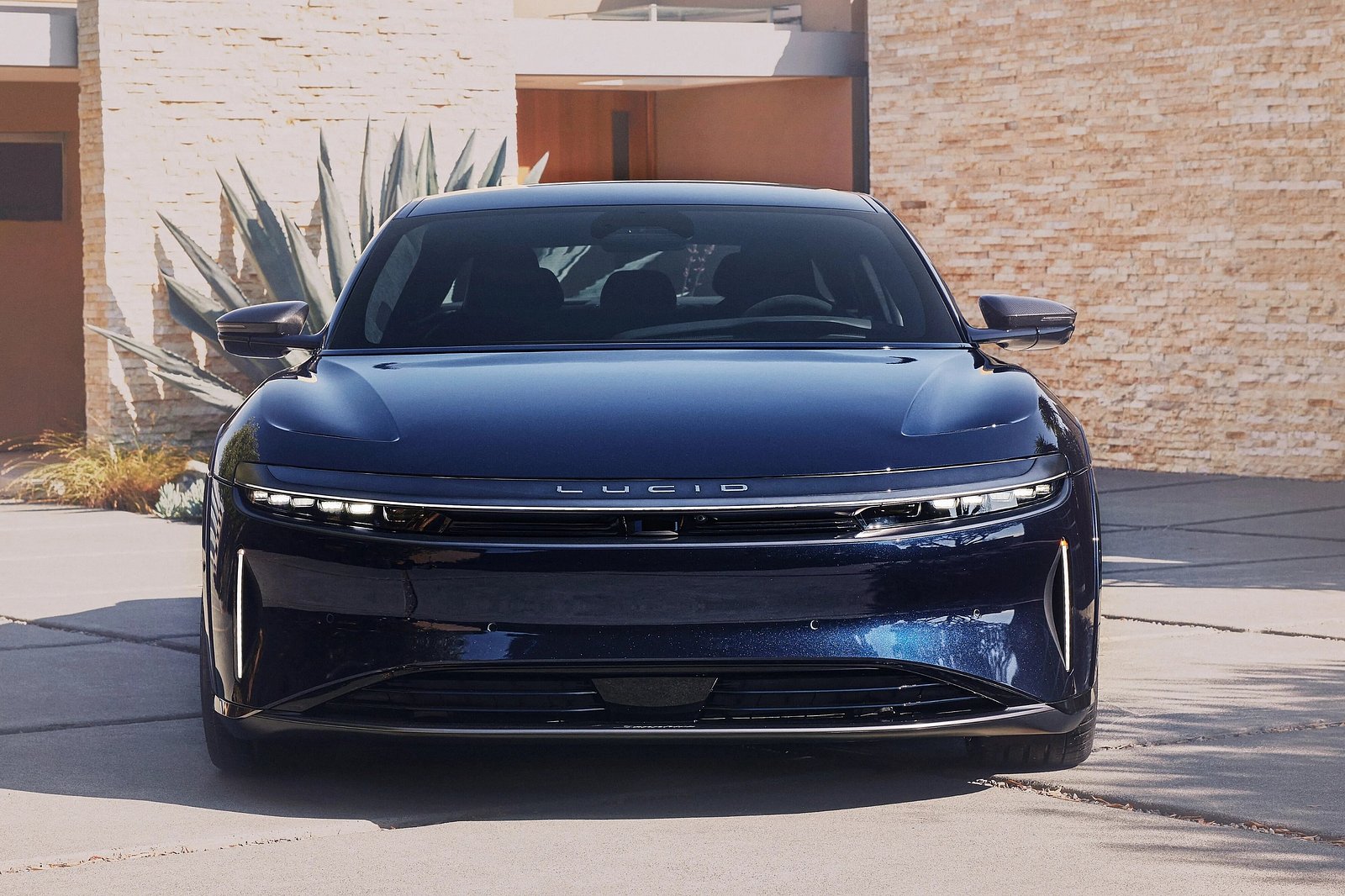 2023 Lucid Air Sapphire Front Front View