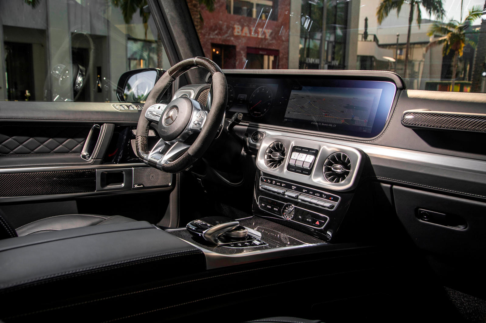 2023 Mercedes-AMG G63 Interior Dimensions: Seating, Cargo Space & Trunk  Size - Photos