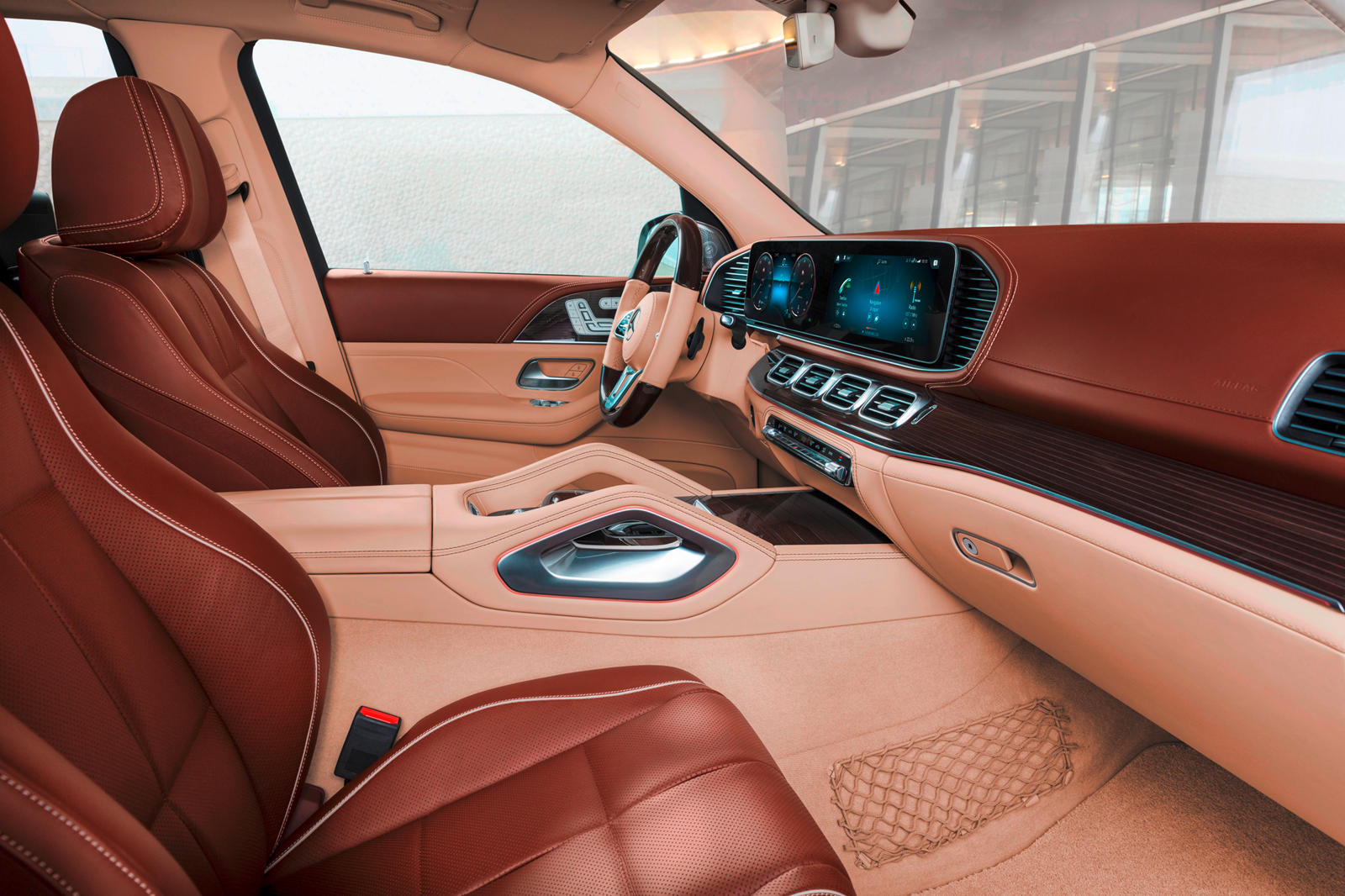 2023 Mercedes-Maybach S Interior Dimensions: Seating, Cargo Space