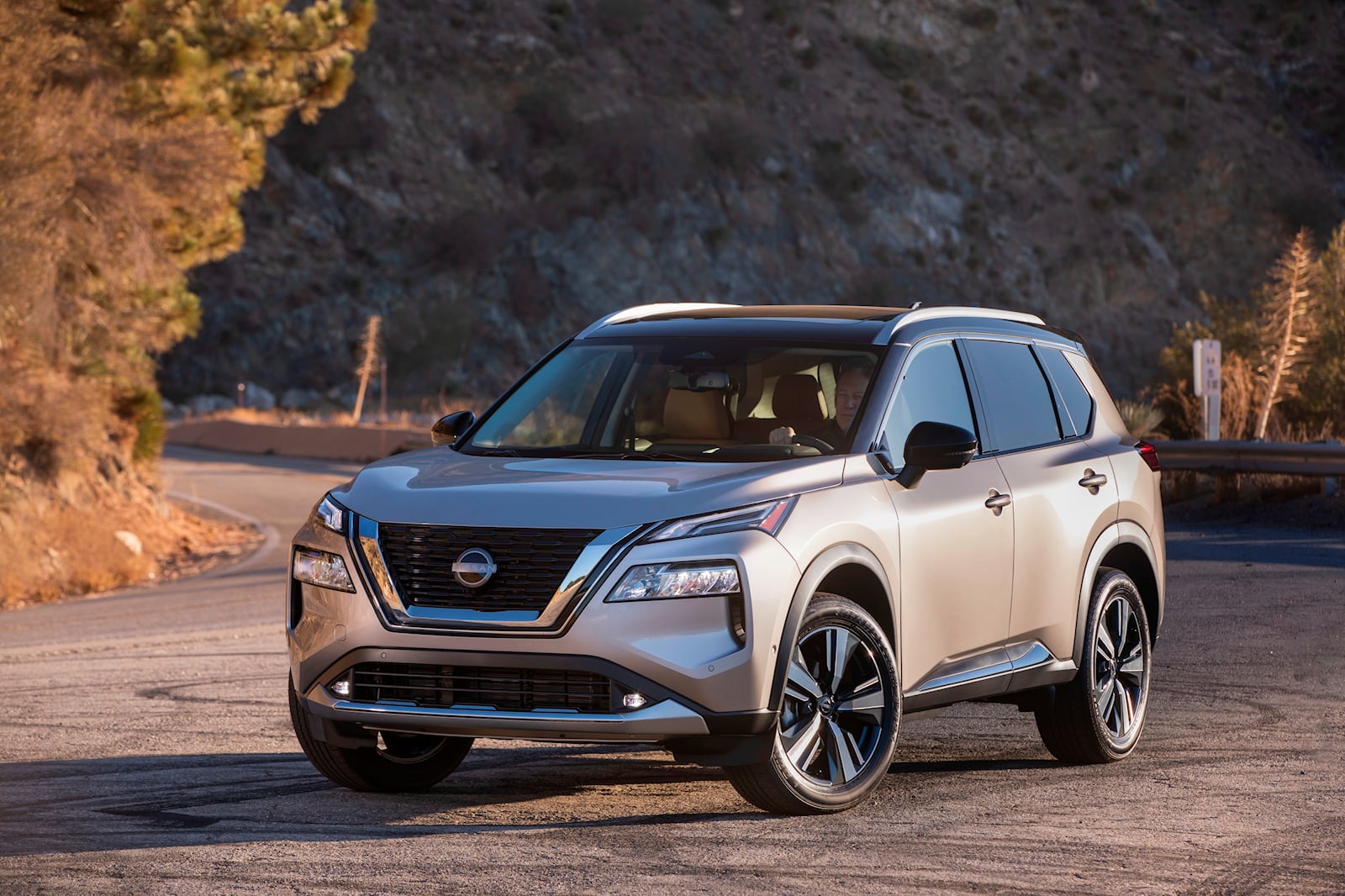 2023 Nissan Rogue Front Angle View