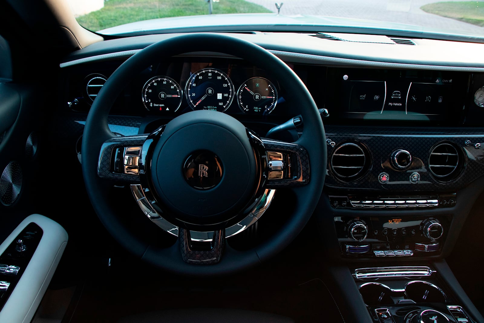 2023 Rolls-Royce Ghost Steering Wheel Design