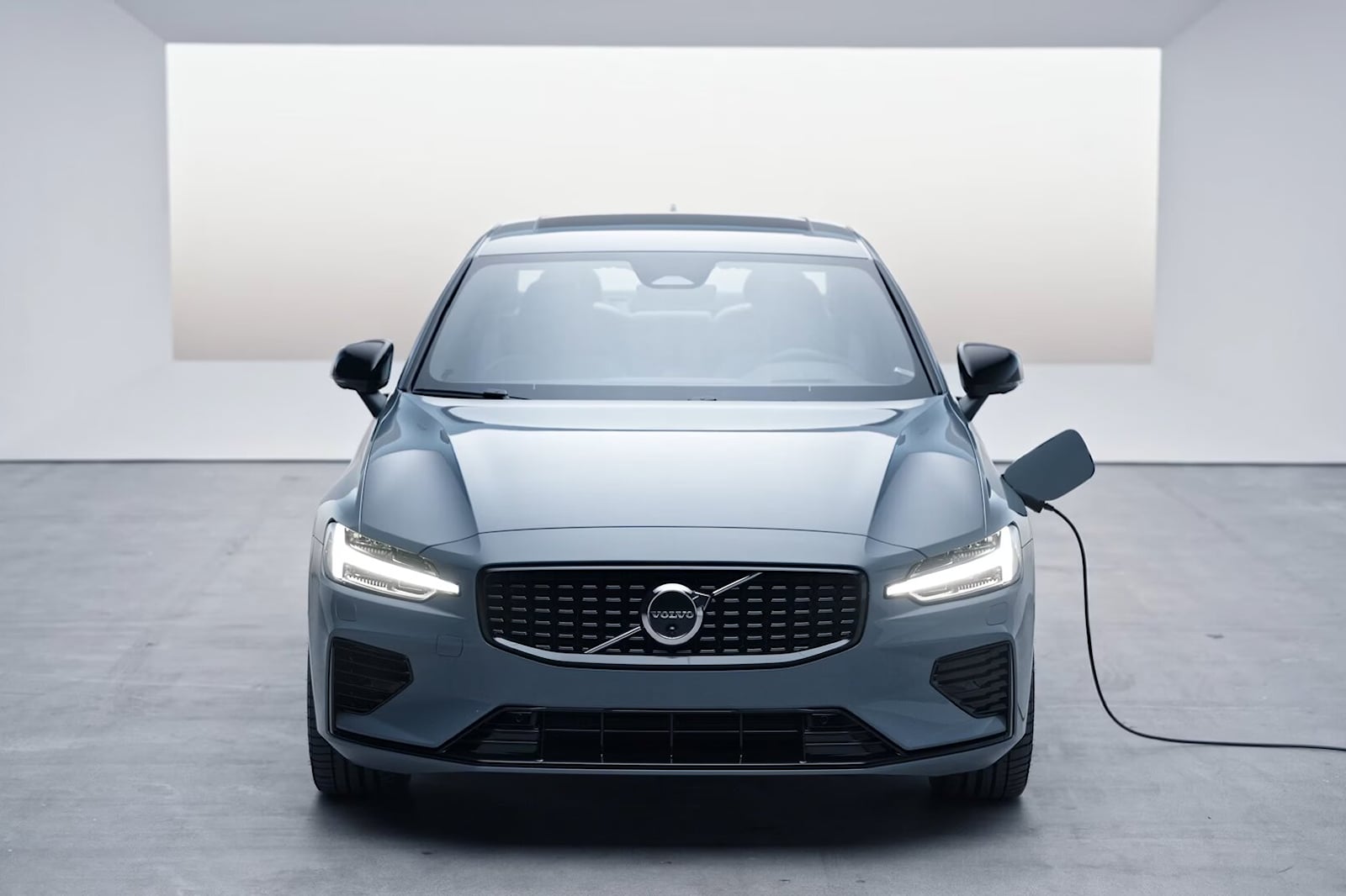 2023 Volvo S60 Recharge Front View