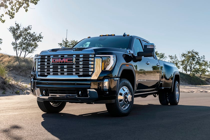 2024 Gmc Sierra 3500hd Front Angle View Carbuzz 1046015 