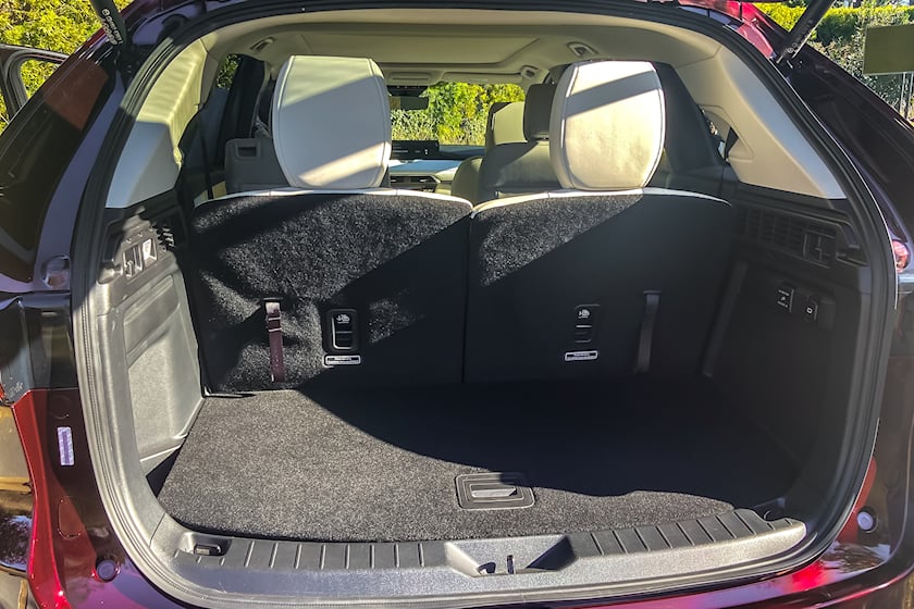  Dimensiones interiores del Mazda CX-90 2024: asientos, espacio de carga
