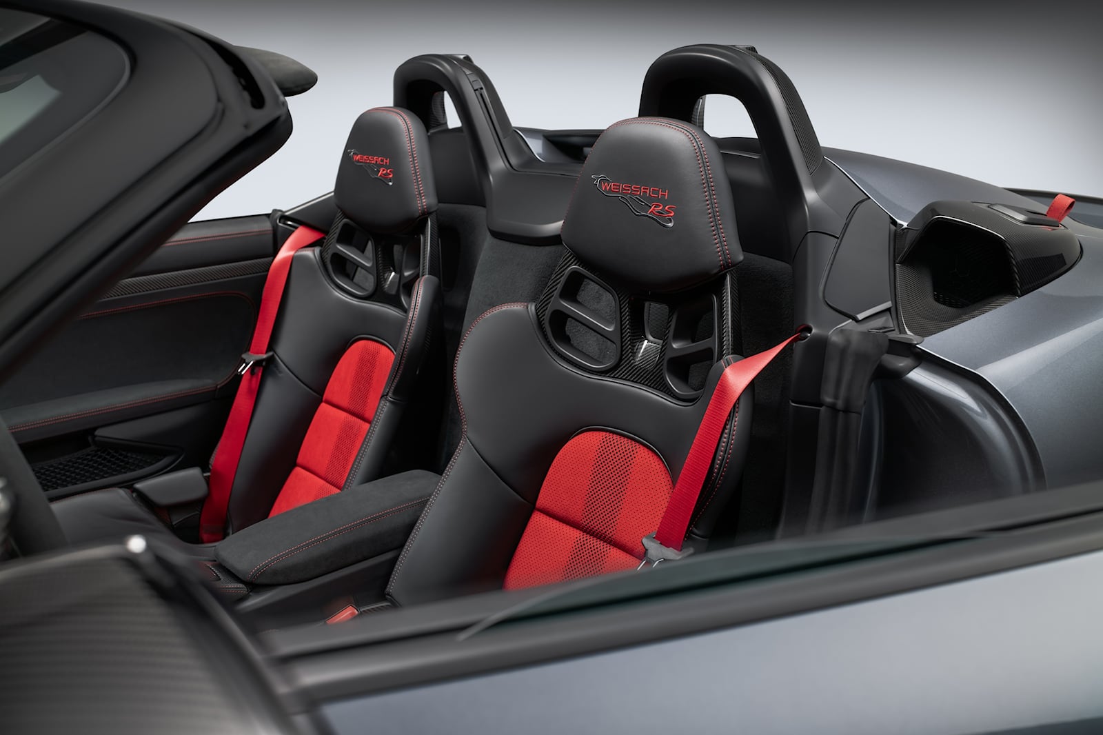 2024 Porsche 718 Spyder RS Seats