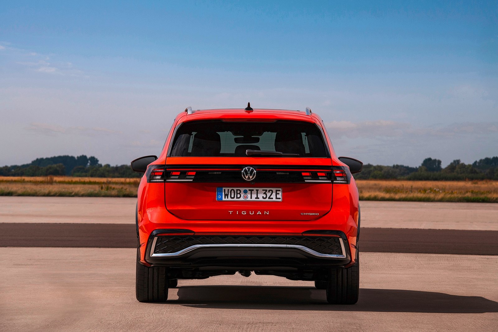 2025 Volkswagen Tiguan: Review, Trims, Specs, Price, New Interior Features,  Exterior Design, and Specifications