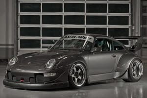 The Middle East's First RWB Porsche Gets An Awesome Photo Shoot