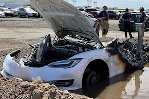 Firefighters Drown Tesla Model S To Extinguish Battery Fire
