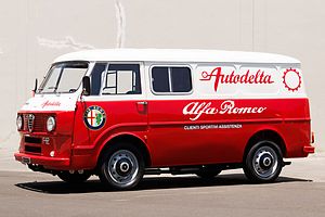 Rare Alfa Romeo Bus Was The Italian Equivalent To Porsche's Renndienst Vans