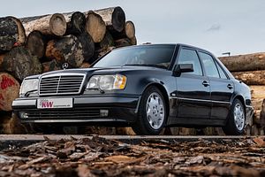 KW Reveals Modern Multi-Adjustable Suspension For Classic Mercedes W124