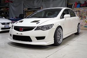 Honda Civic Si Turned Into M3-Baiting Supercharged Type R Lookalike
