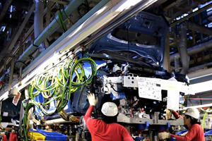 Nissan Leaf Production on Schedule