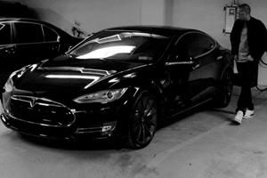 Jay Z Picks Up His New Murdered-Out Tesla Model S