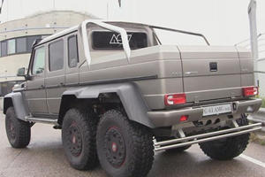 Mercedes G63 AMG 6x6 Hits the Track (Seriously)