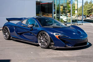 McLaren P1 Arrives in San Fran Wearing One-of-a-Kind Blue Paint Job