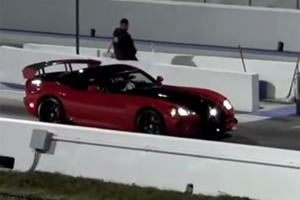 Nissan GT-R Vs. Viper ACR Drag it Out