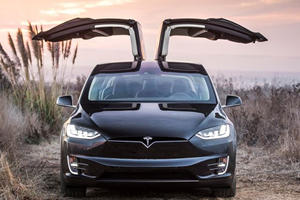 This Guy Is Suing Tesla Because The Doors On His Model X Are Going Crazy