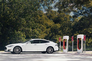 Elon Musk Announces That Ultra-Rapid Flash Charging Coming To Tesla