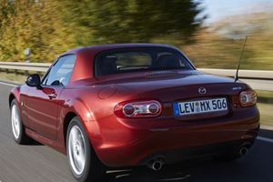 Next Mazda MX-5 Coupe Will Arrive in 2017