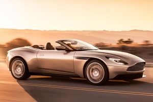 5 Stunningly Sexy Convertibles For A Valentine's Day Getaway