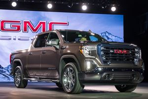 2019 GMC Sierra Unveiled With Exclusive Carbon-Fiber Bed