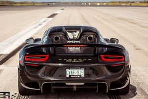Watch The Porsche 918 Spyder Max Out At 218 MPH