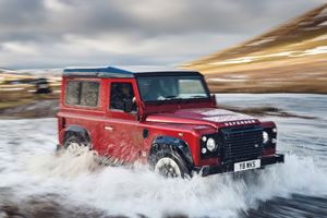 New Land Rover Defender Will Push G-Class 'To The Shade'