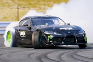 World's First 2JZ-Equipped Toyota Supra Goes Drifting
