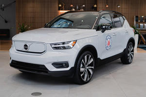 NY Firefighters Will Chop Up This Volvo XC40 Recharge