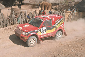 Mitsubishi Introduces Epic Team For Offroad Rally