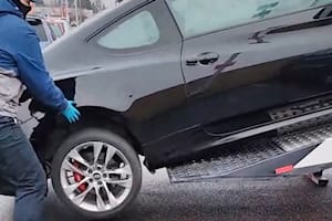 Watch A Carvana Delivery Go Horribly Wrong