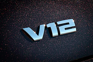 BMW Says Goodbye To The V12 With Special Edition 7 Series