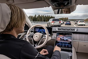 Watching TV In A Self-Driving Car May Become Legal This Year